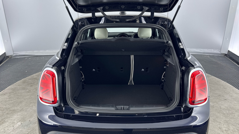 MINI Hatchback 1.5 Cooper Exclusive 5dr Auto Petrol Hatchback